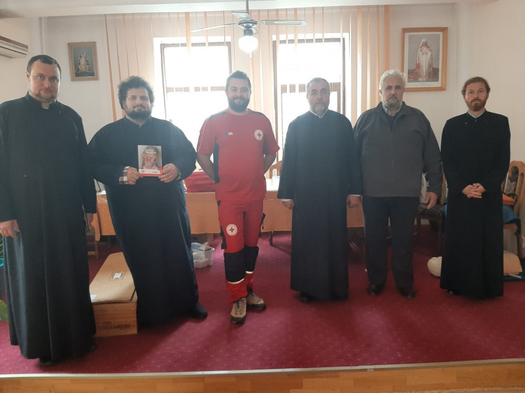 В Енорията на Фълтичени проведоха курс по първа медицинска помощ за свещеници, монаси и монахини | СНИМКИ