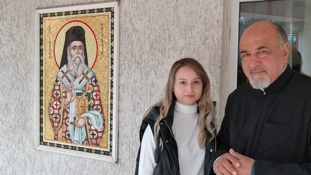 O studentă admisă după o promisiune făcută lui Dumnezeu a donat 3.000 de lei Centrului Sf. Nectarie