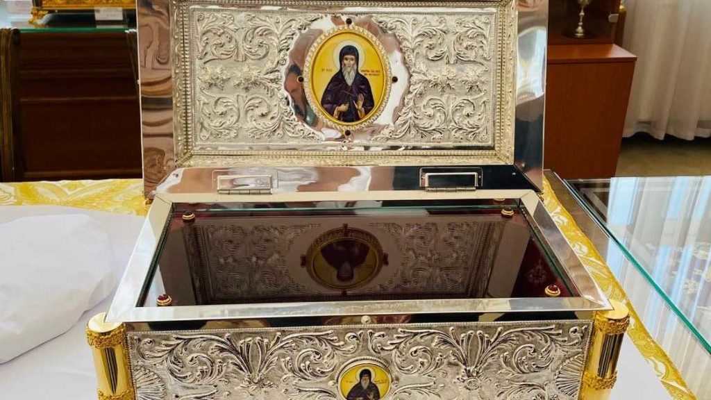 Parohia Oborul Nou: PS Timotei sfințește joi racla pentru veșmântul Sf. Dimitrie cel Nou dăruit de Patriarh