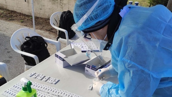 Κορωνοϊός-Ελλάδα: 2.187 νέα κρούσματα, 323 διασωληνωμένοι, 44 νέοι θάνατοι