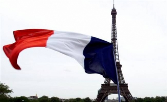 Γαλλία: Τρεις χιλιάδες υγειονομικοί τίθενται σε αναστολή εργασίας