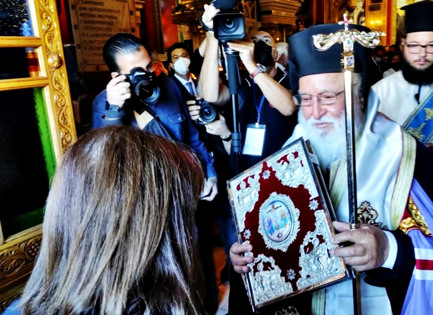 Η Πρόεδρος της Δημοκρατίας ενώπιον του Ιερού Ευαγγελίου