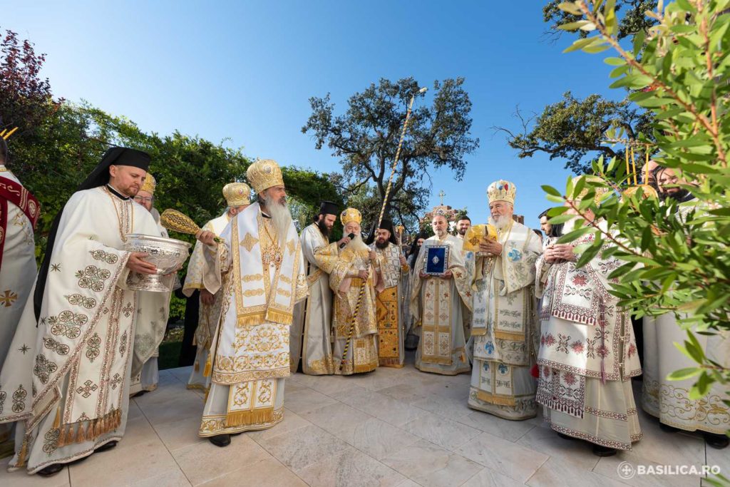 Εγκαίνια ναού Αγίου Ιωάννου του Θεολόγου στη Ρουμανία