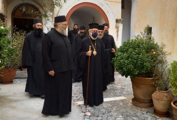 Στη Μονή Προφήτη Ηλία Θήρας ο Σύρου Δωρόθεος