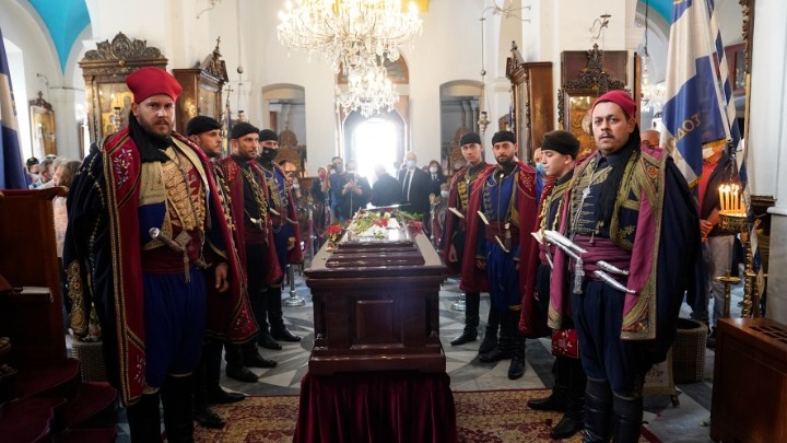 Mikis Theodorakis laid to rest in village outside Cretan city of Hania