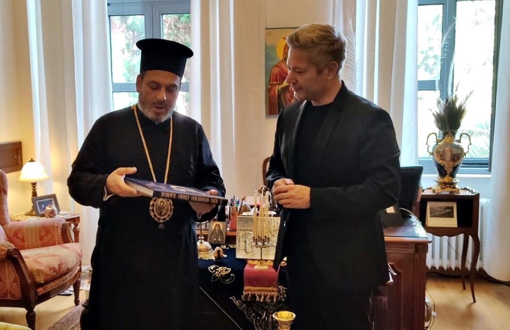 Δωρεά των Εκδόσεων της Αγιορείτικης Εστίας στη Θεολογική Σχολή