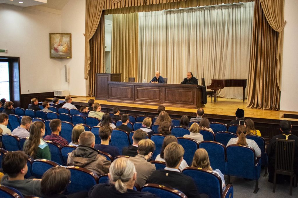 Первый заместитель председателя Синодального отдела по взаимоотношениям Церкви с обществом и СМИ А.В. Щипков выступил с лекцией в Минской духовной академии