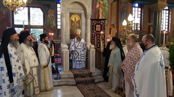 Τιμώντας τον καθηγητή του, ο Χίου Μάρκος λειτούργησε για τα 10 χρόνια αρχιερωσύνης