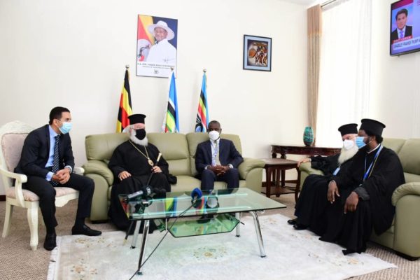 Александрийският патриарх Теодор е на посещение в Уганда