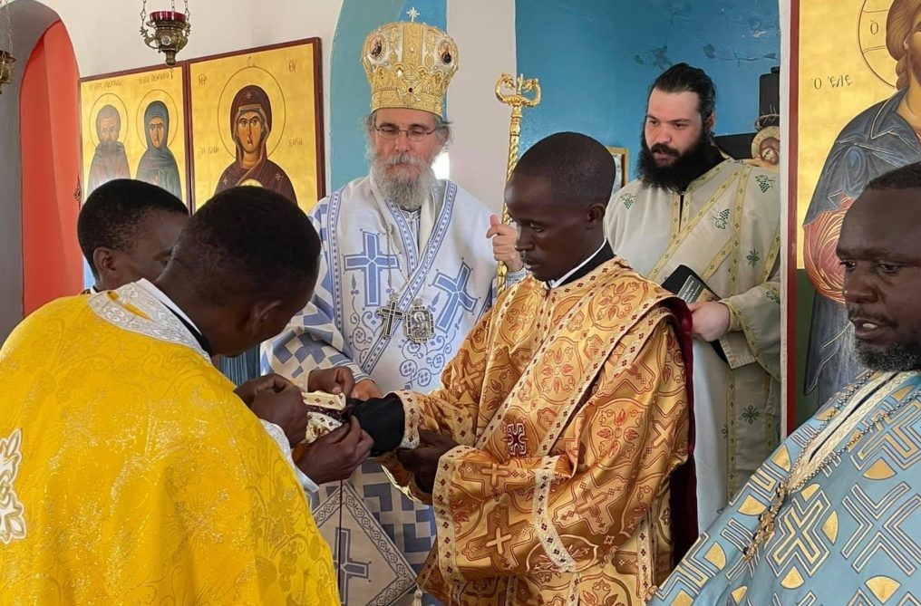 Χειροτονία σε Διάκονο από τον Επίσκοπο Αρούσας