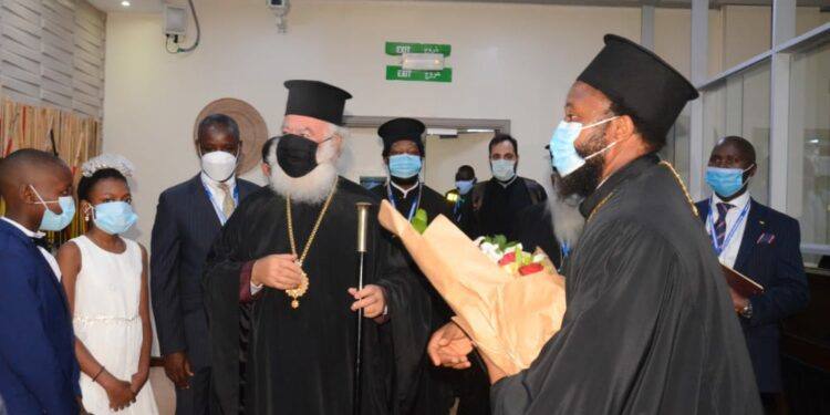 وصول البابا ثيودروس إلى مطار عنتيبي في أوغندا