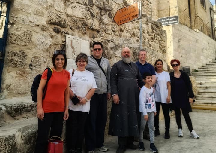Βηθανία: Συλλέγοντας ελαιόκαρπο στην Μονή Μάρθας και Μαρίας