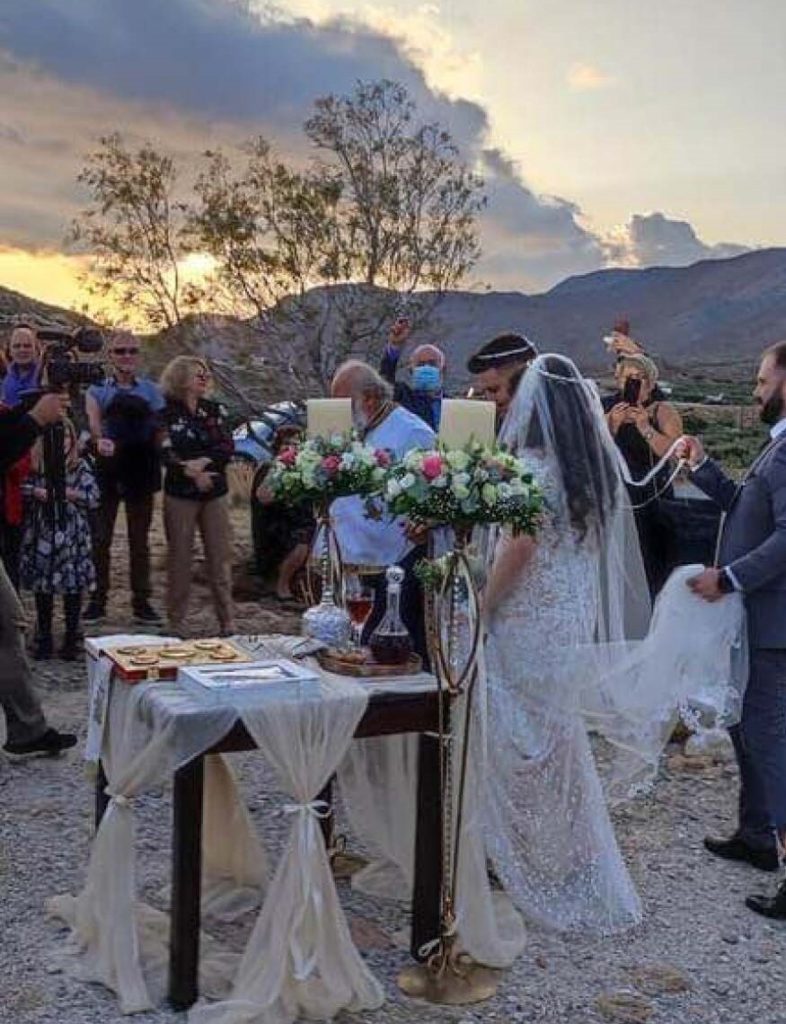 Γάμος στα ερείπια του Αγίου Νικολάου στον Ξηρόκαμπο