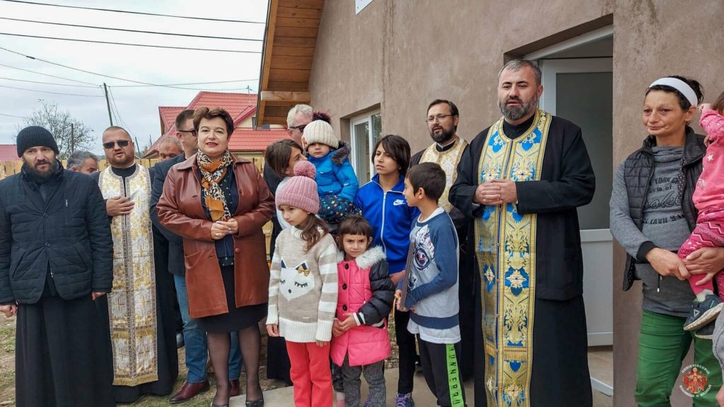ROMANIAN DIOCESE BUILDS HOUSE FOR FAMILY WITH SEVEN CHILDREN