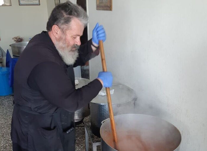 MONASTERY PROVIDES 100S OF MEALS DAILY FOR CRETE EARTHQUAKE VICTIMS