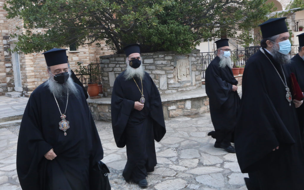 ΙΕΡΑΡΧΙΑ: Η προσέλευση των Αρχιερέων στο Διορθόδοξο Κέντρο