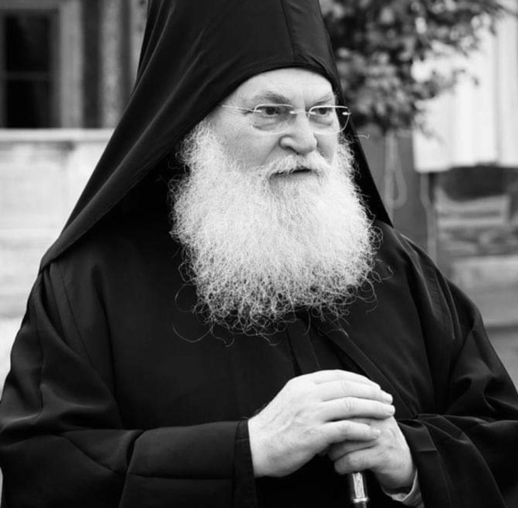 Σε πέντε γλώσσες η ομιλία του Γέροντα Εφραίμ για την «αγιότητα»