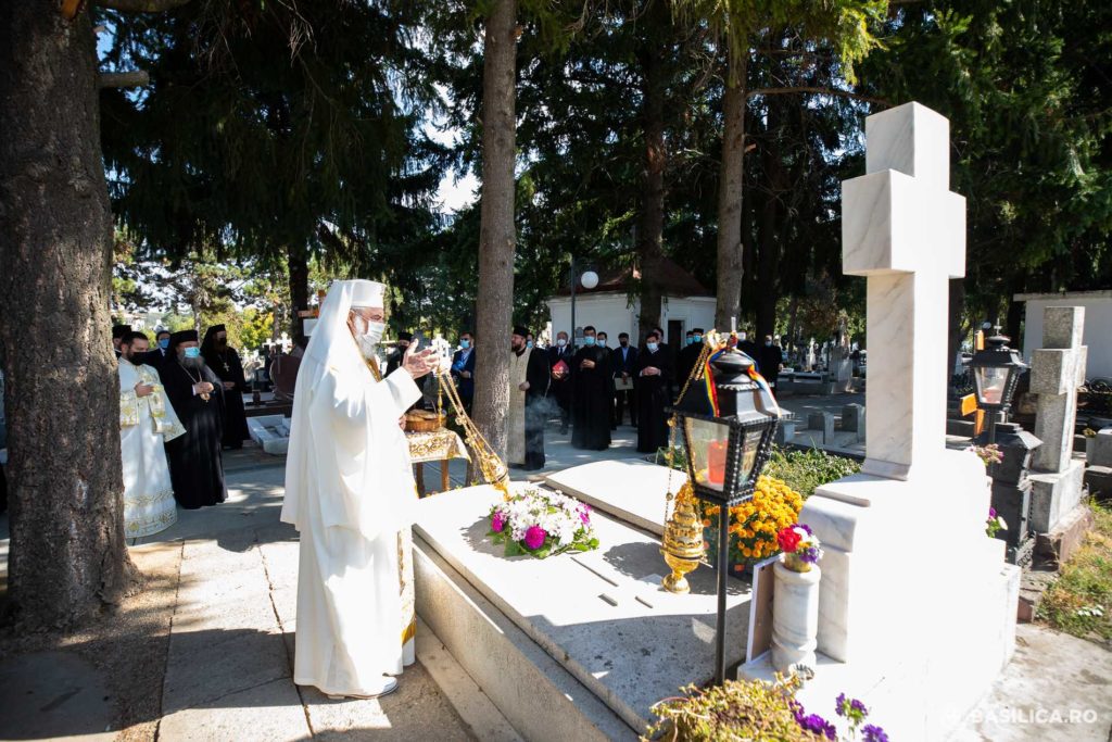 Patriarhul s-a rugat la mormântul Pr. Dumitru Stăniloae