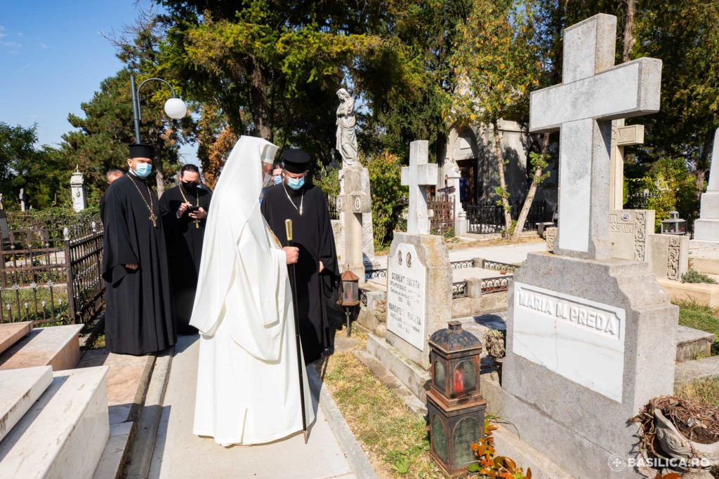 Ο Πατριάρχης Ρουμανίας στον τάφο ενός μεγάλου θεολόγου