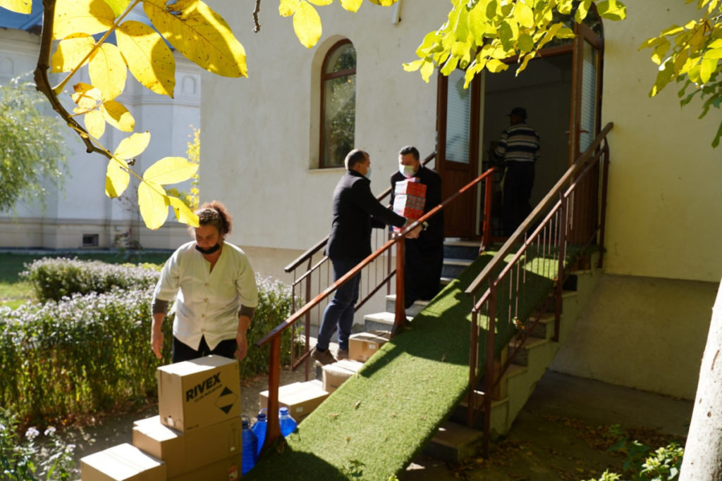 Arhiepiscopia Dunării de Jos sprijină în continuare spitalele şi centrele sociale