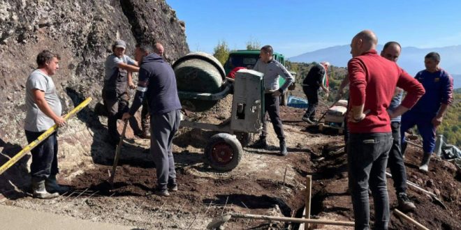 Поставиха основите на параклиса „Св. Йоан Рилски“ при Коматинските скали