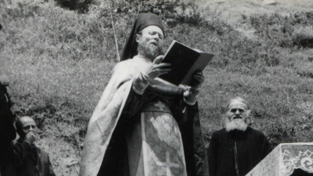 Documentar despre părintele Dometie Manolache. Arhimandritul propus spre canonizare excela în virtutea milosteniei