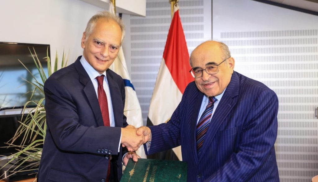 مدير مكتبة الإسكندرية يستقبل سفير اليونان