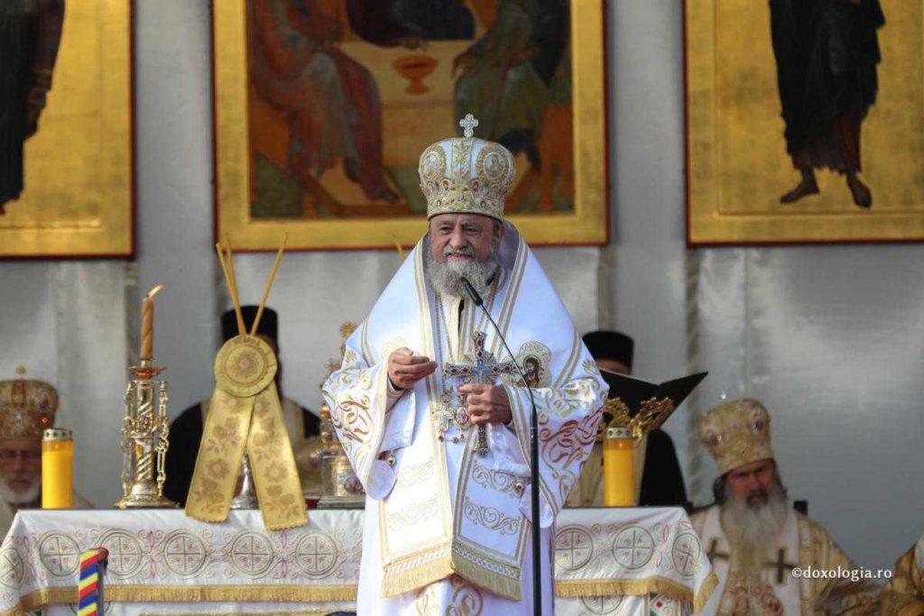 Hram la Iaşi | „Sfânta Parascheva este darul pe care Dumnezeu l-a trimis ţării noastre”, spune Mitropolitul Ardealului