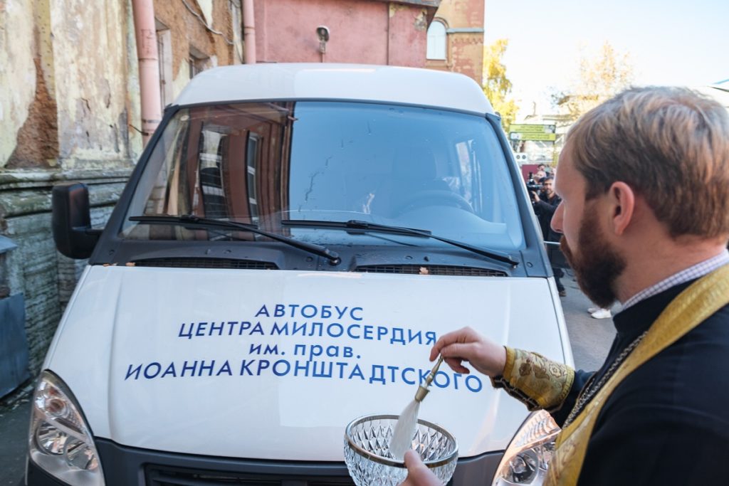 Запущен епархиальный проект “Автобус милосердия”