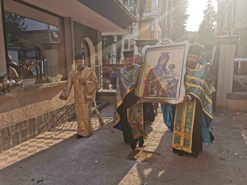 В Любимец и Казанлък ще се поклонят пред чудотворната икона на Пресвета Богородица “Скоропослушница”