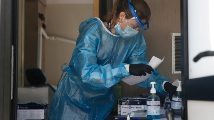 Κορωνοϊός-Ελλάδα: 2.636 νέα κρούσματα, 329 διασωληνωμένοι, 32 νέοι θάνατοι