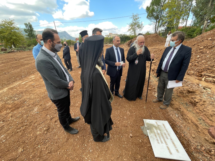 Αυλώνα: Τον θεμέλιο λίθο σε αίθουσα και ξενώνες έθεσε ο Αρχιεπίσκοπος