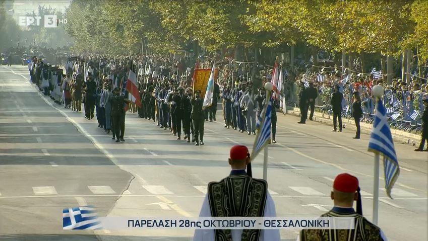 Η στρατιωτική παρέλαση στη Θεσσαλονίκη – Σε κλίμα εθνικής υπερηφάνειας η χώρα παρά τα μέτρα για την πανδημία