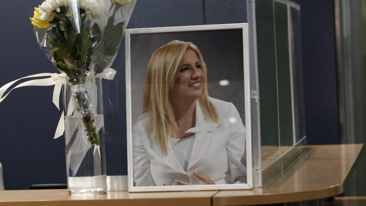 Σε εθνικό πένθος η χώρα – Σε λαϊκό προσκύνημα η σορός της Φώφης Γεννηματά