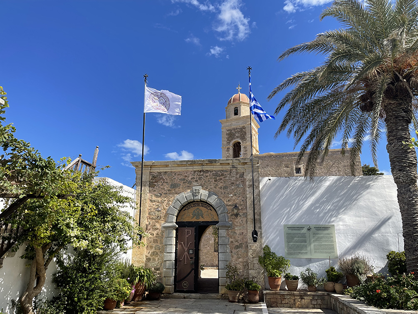 Αποκαθίσταται το καμπαναριό και η προσβασιμότητα στη Μονή Τοπλού