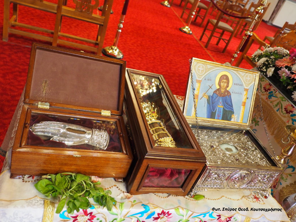 Προσκύνηση Ιερών Λειψάνων στο Ναό της Αγίας Ματρώνης Νέας Ερυθραίας
