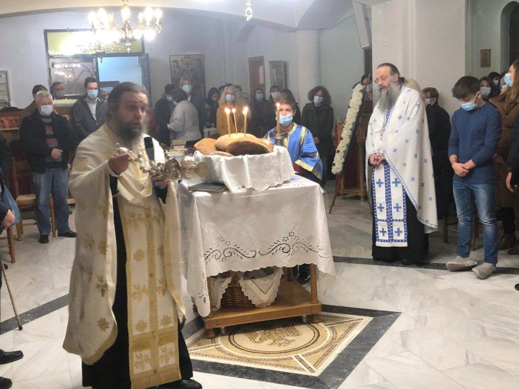 Πανηγυρικός Εσπερινός των Αγίων Αναργύρων στην Αγία Παρασκευή (ΦΩΤΟ)