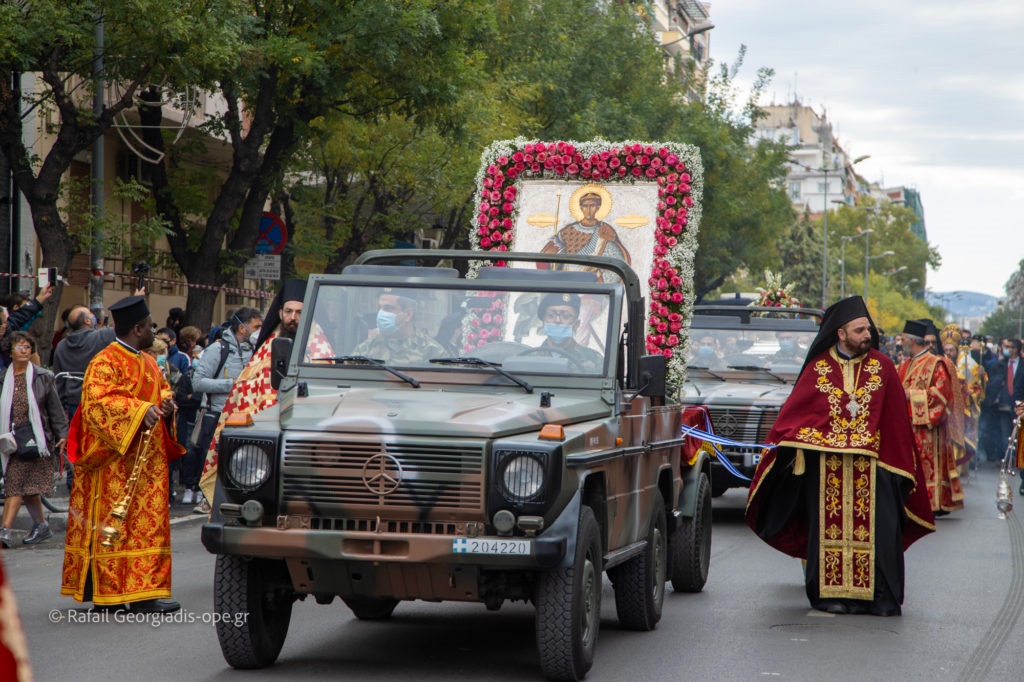 Η ΦΩΤΟΓΡΑΦΙΑ ΤΗΣ ΗΜΕΡΑΣ: Ο Άγιος στους δρόμους της Θεσσαλονίκης