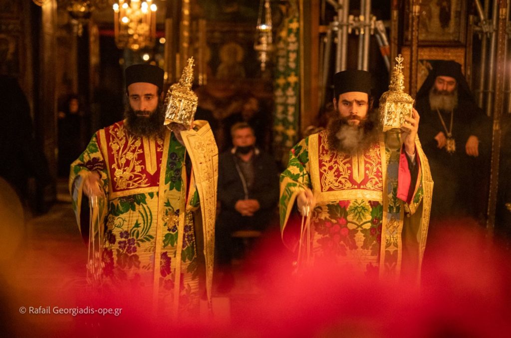 Праздничная Всенощная по случаю праздника святого Евдокима в Святой Великой Обители Ватопед (фото и видеоматериал)
