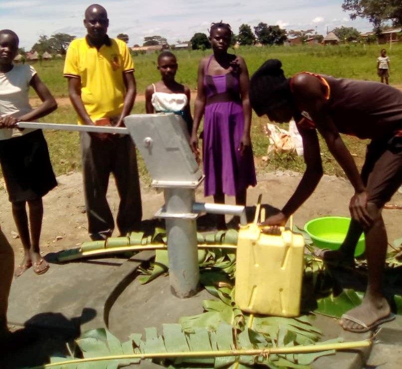 Καθαρό νερό για τα παιδιά της Ανατολικής Ουγκάντας