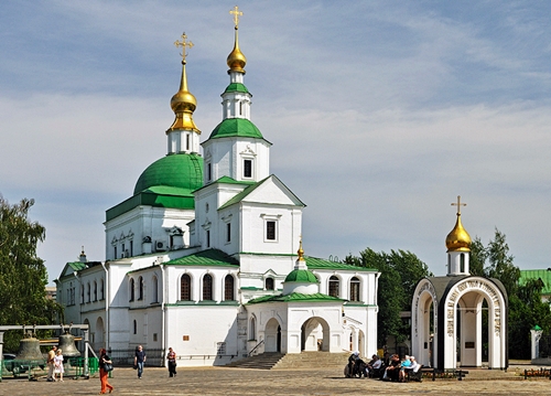 Святейший Патриарх Кирилл принял руководителя Правового управления Московской Патриархии игумению Ксению (Чернегу)