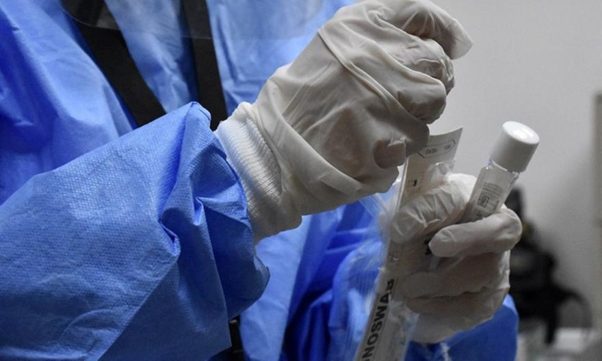 Κορωνοϊός: 4.307 νέα κρούσματα, 52 νεκροί, 470 διασωληνωμένοι