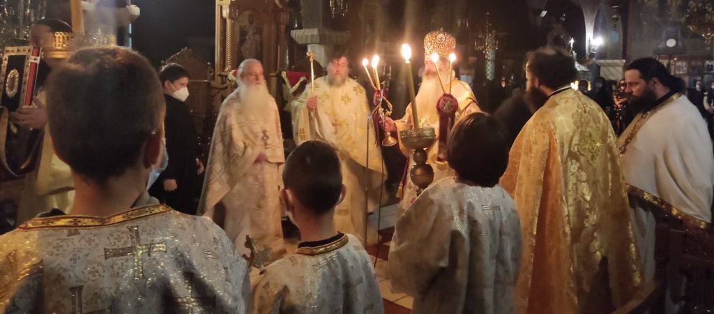 Φθιώτιδος Συμεών: “Τον Χριστό θα τον ζήσουμε πρώτα στο σπίτι μας”