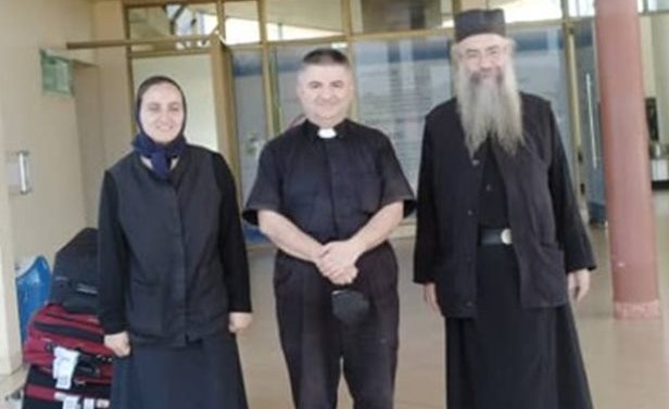 Ιερέας-καθηγητής από τις Η.Π.Α. στην Ιεραποστολή της Μπουκόμπας