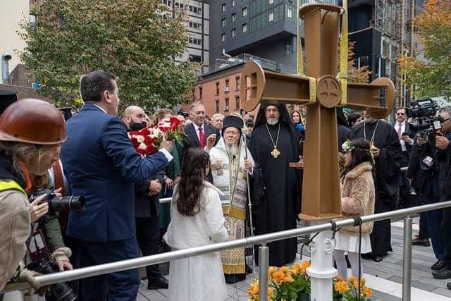 تكريس كنيسة القديس نيقولاوس قرب مركز التجارة العالمي في مانهاتن بمدينة نيويورك.