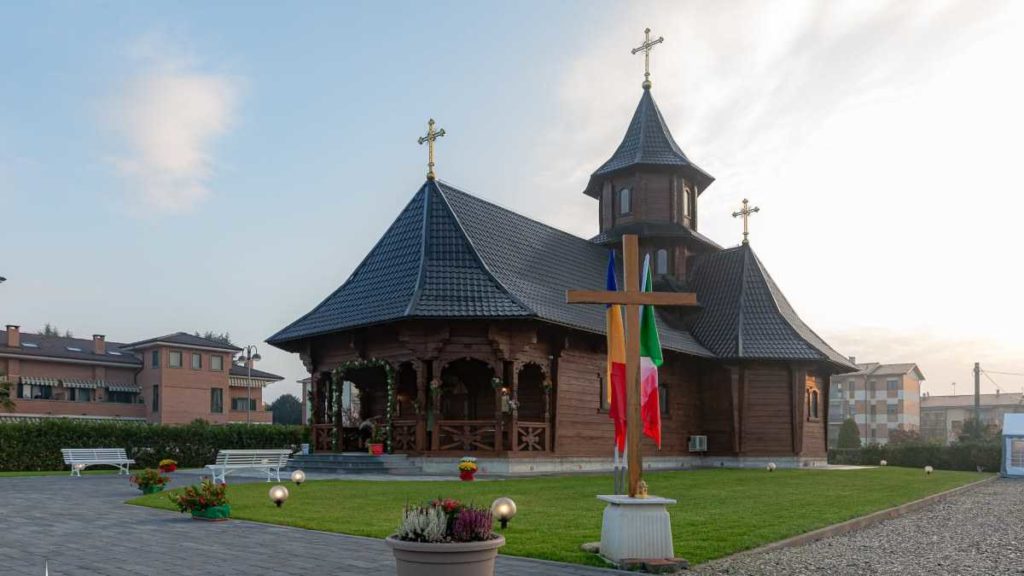O parohie de lângă Torino și-a inaugurat noua biserică de sărbătoarea Sf. Ioan Gură de Aur