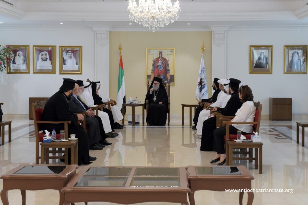 البطريرك يوحنا العاشر يستقبل وفداً من دائرة تنمية المجتمع في أبو ظبي