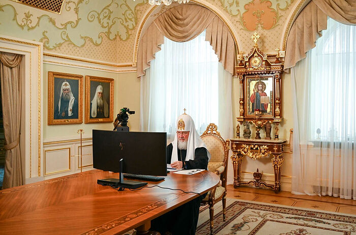 СОСТОЯЛАСЬ ОНЛАЙН-ВСТРЕЧА СВЯТЕЙШЕГО ПАТРИАРХА КИРИЛЛА СО СВЯЩЕННИКАМИ, ПОСЕЩАЮЩИМИ «КРАСНЫЕ ЗОНЫ» БОЛЬНИЦ