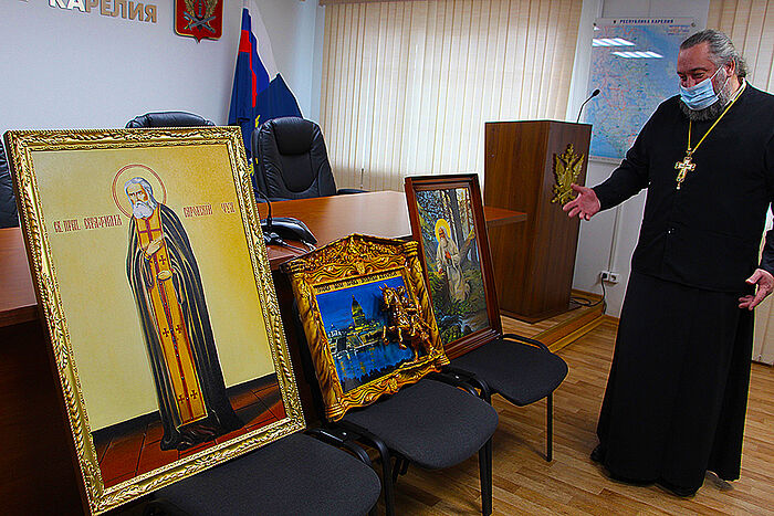 RUSSIAN PRISONERS PARTICIPATE IN ICONOGRAPHY CONTEST (+VIDEO)