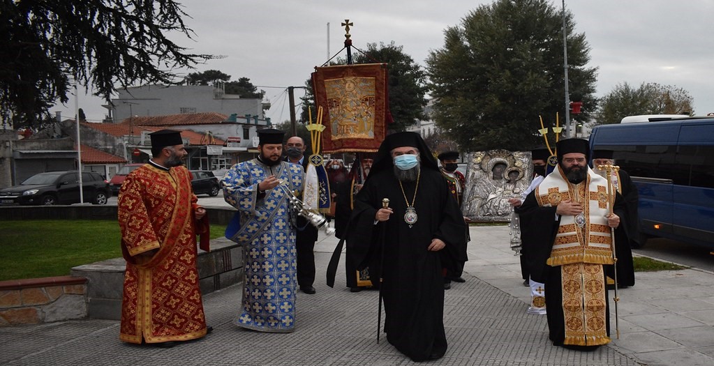 Υποδοχή ι. εικόνος και του Λαβάρου της Επαναστάσεως στη Μητρόπολη Μαρωνείας